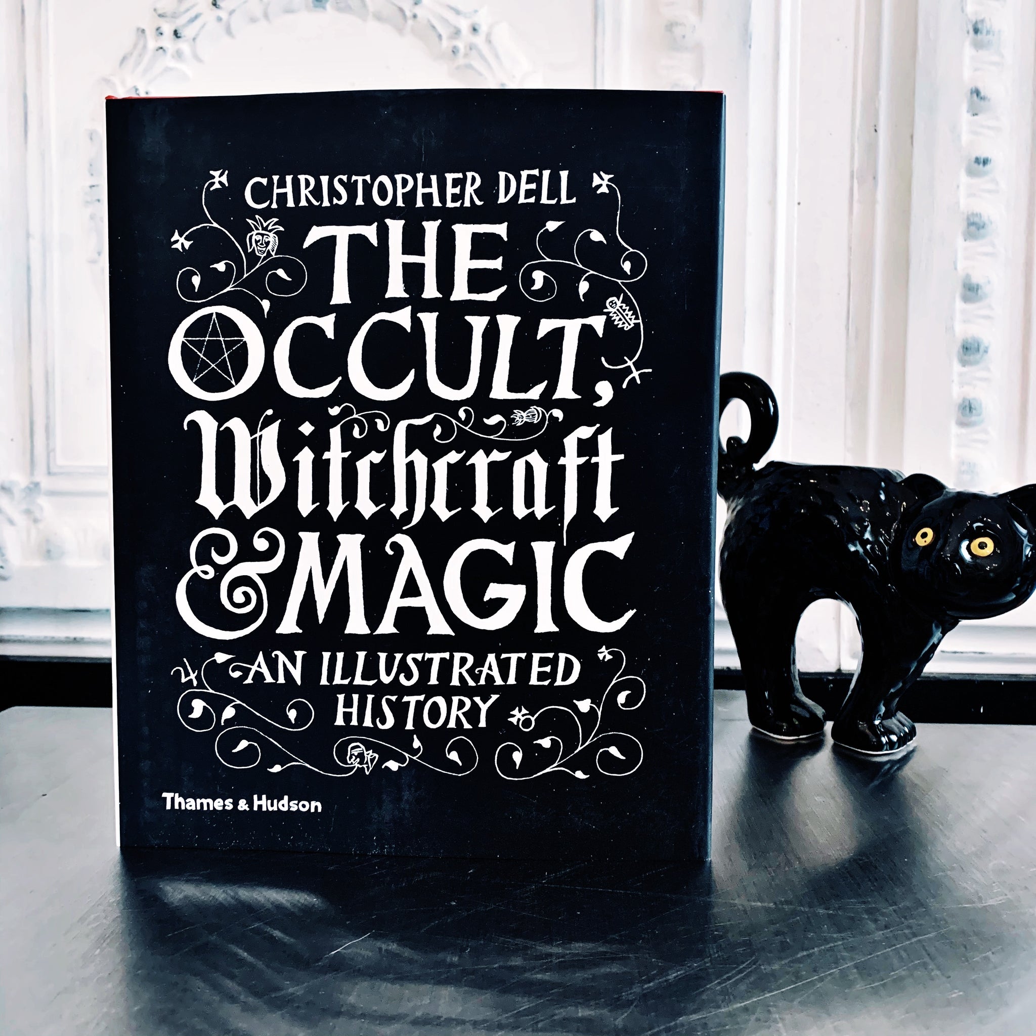 Occult Witchcraft & Magic - Illustrated History